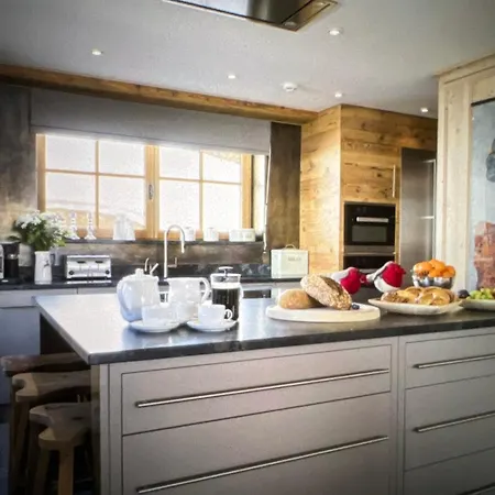 Holiday home Gemini Chalet Near Ski Lift - Hot Tub Courchevel